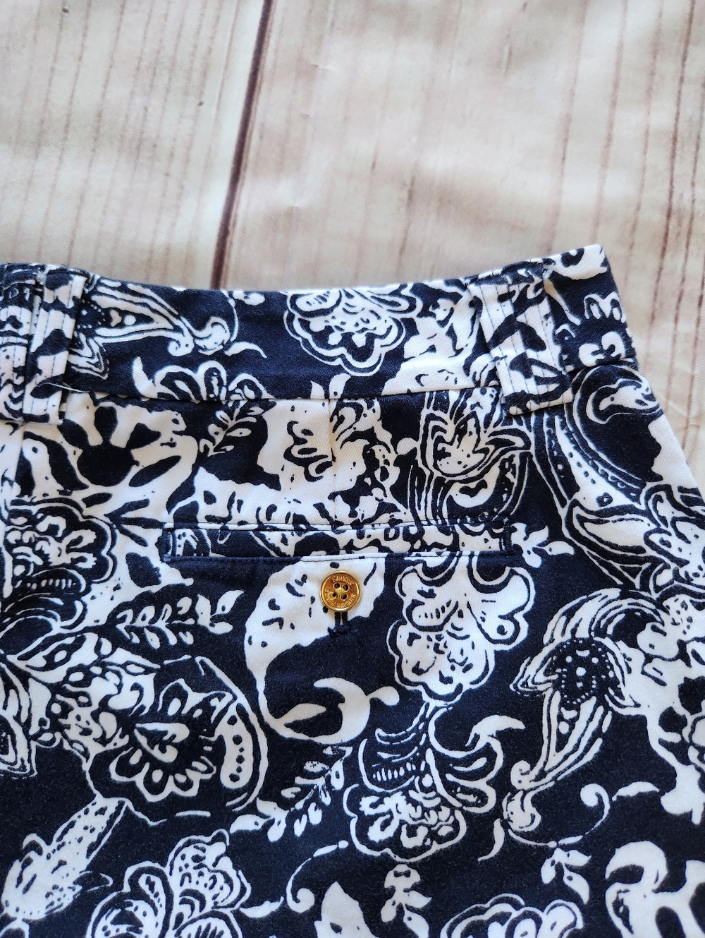 Lauren Ralph Lauren High Rise Floral Cuffed Shorts Navy White | Women's Size 10 - Picture 4 of 7